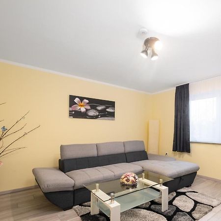 Familienfreundliche 3-Zimmer-Ferienwohnung Saal Exterior foto