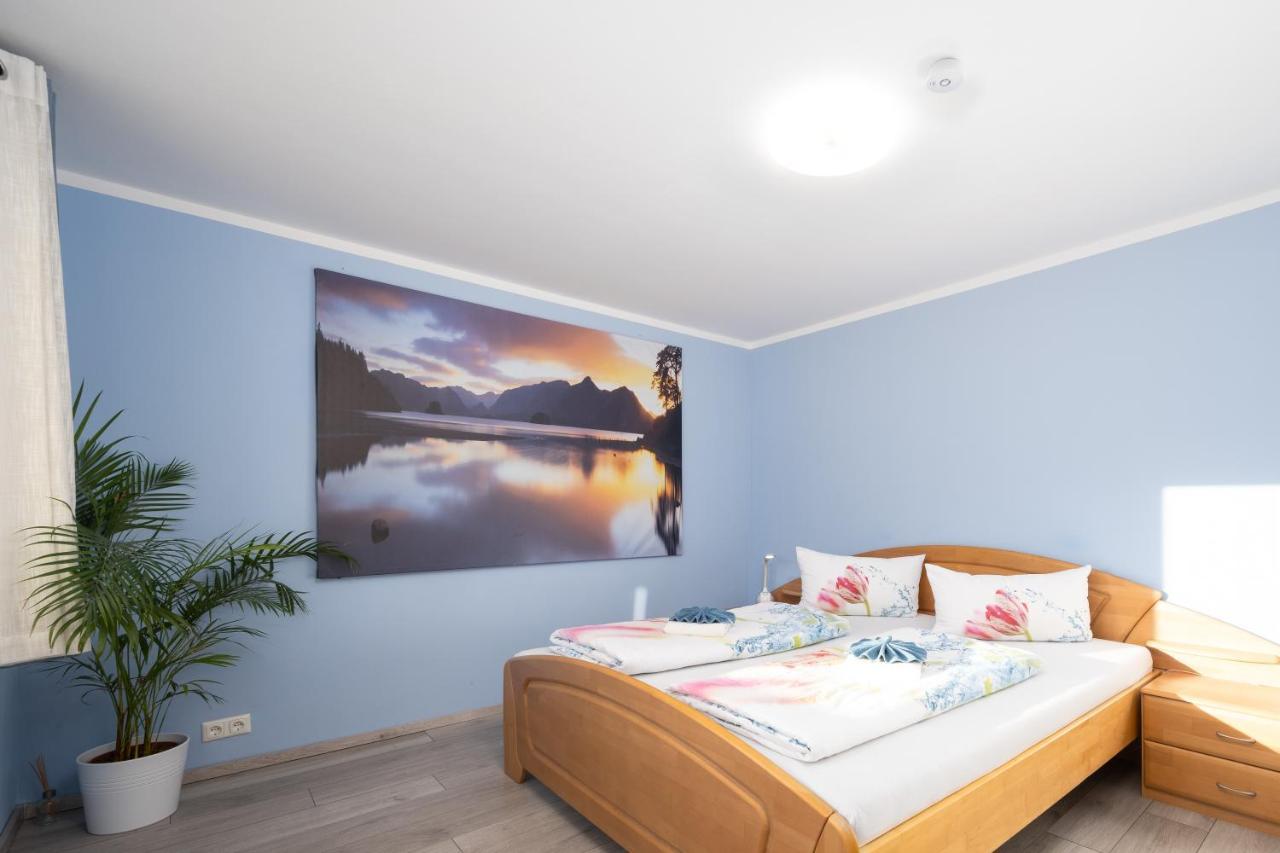 Familienfreundliche 3-Zimmer-Ferienwohnung Saal Exterior foto